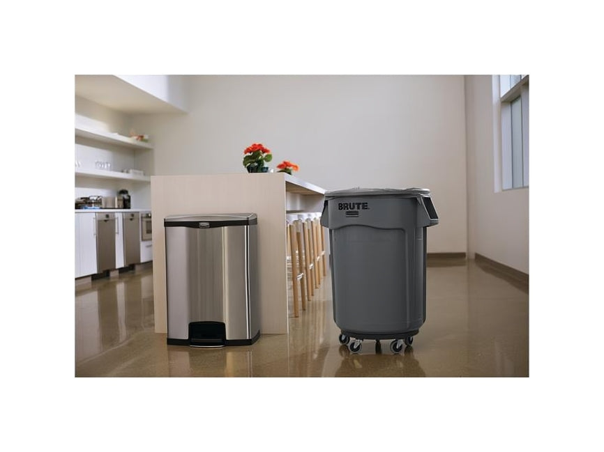BRUTE 32-Gallon Grey Trash Container , 6