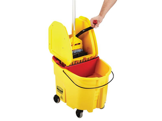 Rubbermaid WaveBrake 18-Quart Dirty Water Bucket, Red